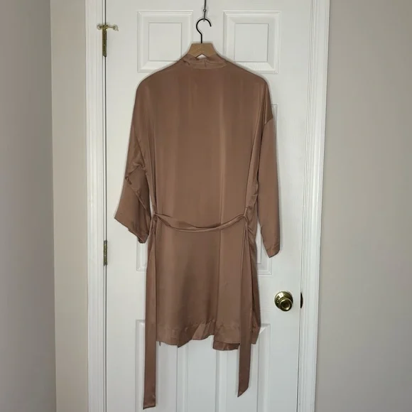 Quince Washable Silk Robe, Toasted Almond, One Size. NWT - Picture 7 of 7